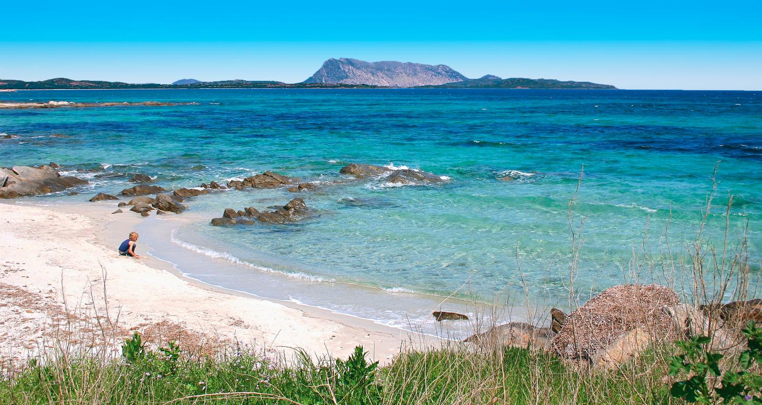 Vacanze italiane. Nella foto, una spiaggia della Sardegna