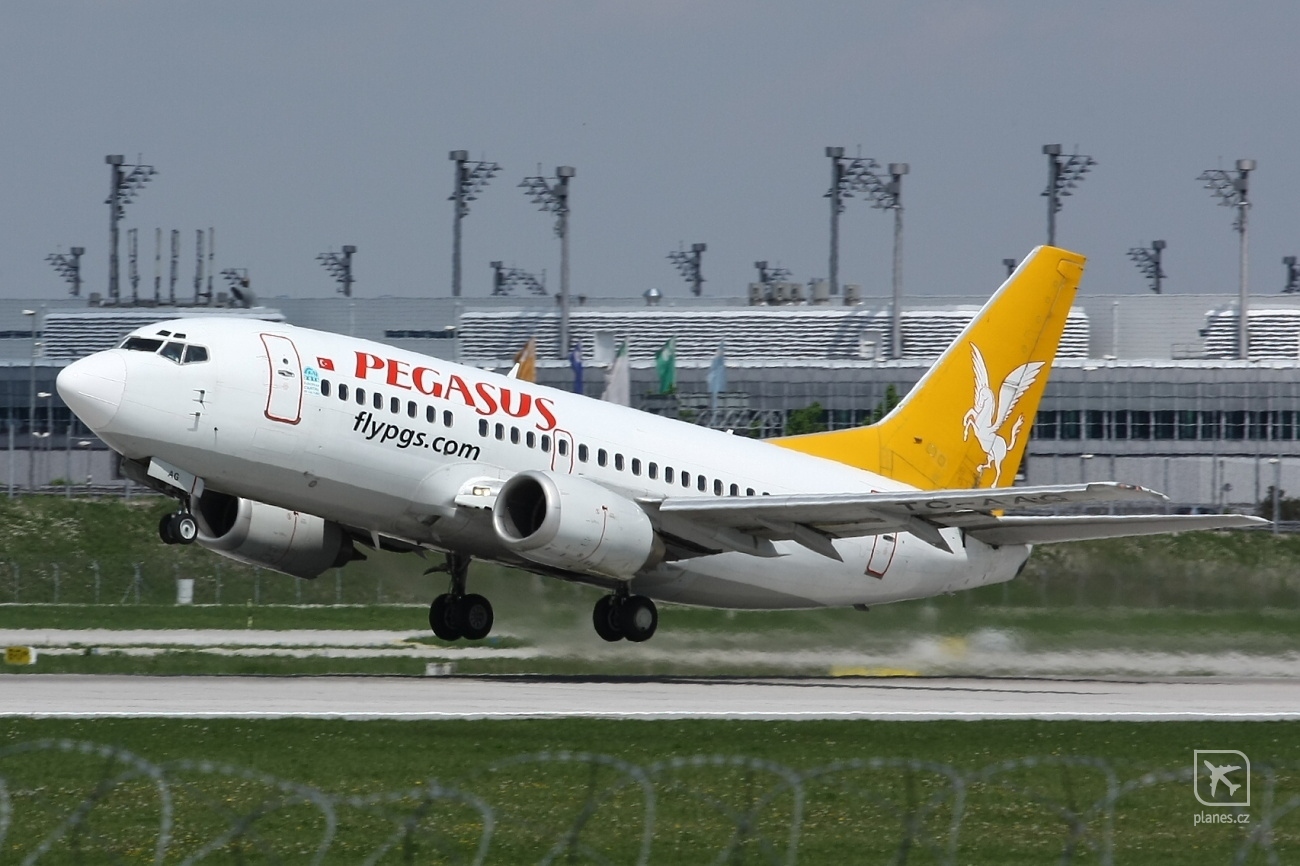 Пегасус эйрлайнс отзывы. Пегасус авиакомпания. Лоукостер Pegasus Airlines. Pegasus Airlines самолеты. Пегасус Эйрлайнс самолеты.