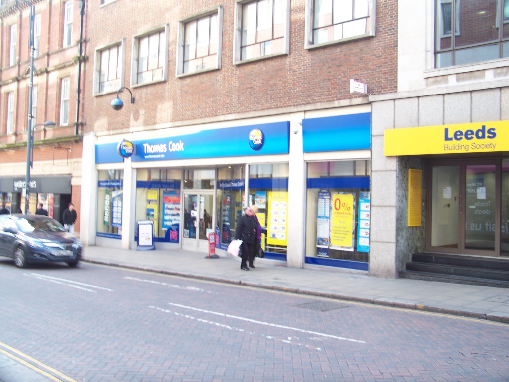 Un'agenzia viaggi Thomas Cook