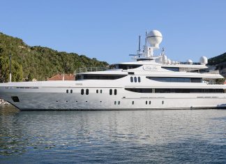 Yacht Lady Lau, photo by Myrabella on wikipedia.org