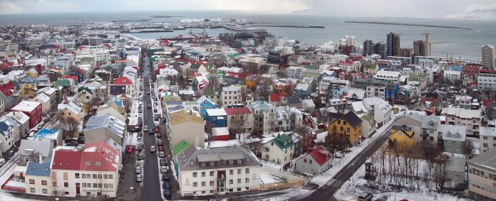 Reykjavík, Islanda (Wikipedia).