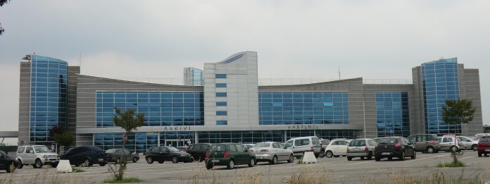 Aeroporto Levaldigi di Cuneo - photo by Luigi.tuby on wikipedia.org