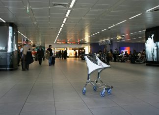 Aeroporto di Fiumicino, photo by Thierry Caro on Wikipedia.org