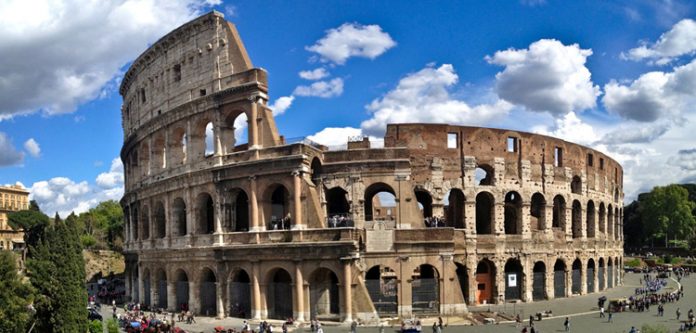 Nella mattinata del primo compleanno di Domenica al museo, lanciato negl luglio 2014, il Colosseo è risultato l’istituzione più visitata, con quasi 25.000 accessi