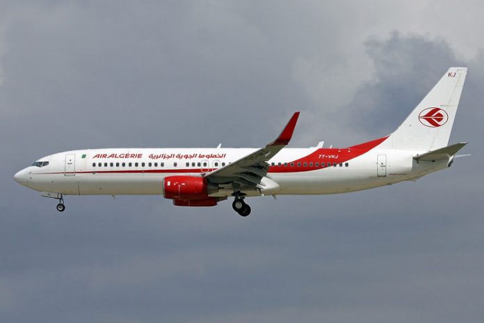 Un Boeing 737-800 di Air Algerie