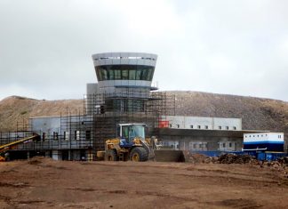 I lavori di costruzione dell'aeroporto a Sant'Elena (foto Wikipedia)