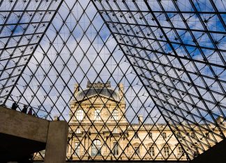 Il museo del Louvre
