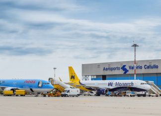 L?hangar Neos all'aeroporto di Verona.