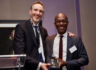 Moussa Samake, head of corporate sales team Halldis, e Richard Whittaker, director supplier management EMEA Oakwood Worldwide