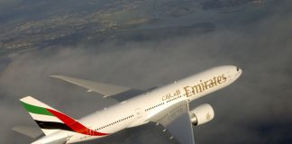 Un aereo Boeing 777-200LR di Emirates