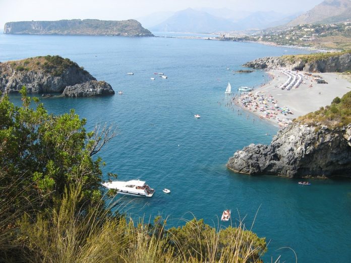 La Calabria è nella top ten di Rough Guide, una delle guide turistiche più diffuse al mondo. Ogni anno l'inglese Rough Guide seleziona per i propri lettori 10 mete a livello globale