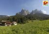 Maso nelle Dolomiti associato a Il Gallo Rosso.