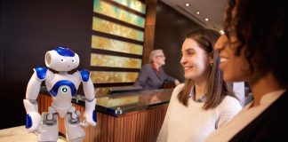 Connie, il robot concierge "in prova" presso un Hilton americano