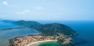 La spettacolare spiaggia di Voidokilia, nella regione greca della Messinia.