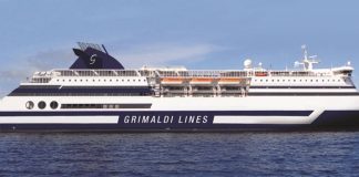 Una nave Grimaldi Lines.