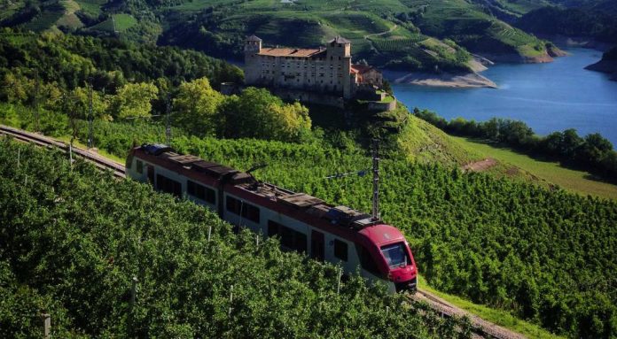 Il Trenino dei Castelli, Trentino.