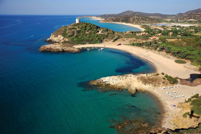 La spiaggia di Chia, a Domus de Maria in Sardegna