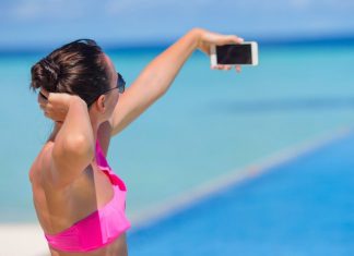 Gli italiani sono i campioni europei dei selfie