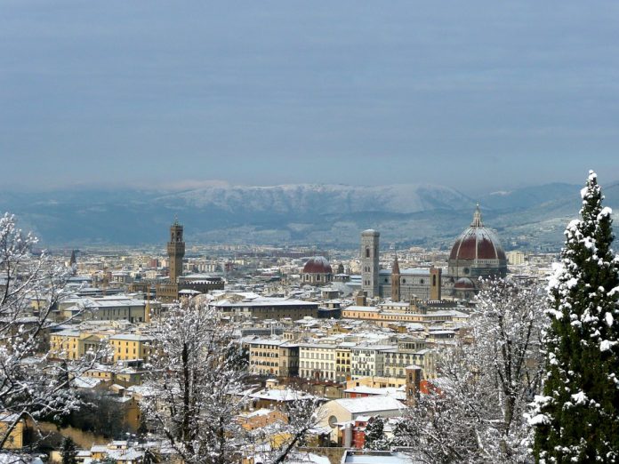 Per i lombardi, le vacanze di Natale e Capodanno saranno soprattutto in Italia. Nella foto, Firenze