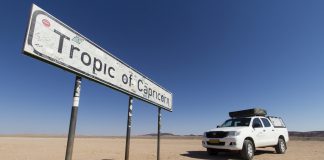 Il Tropico del Capricorno in Namibia - foto di Luke Price su Flickr.com