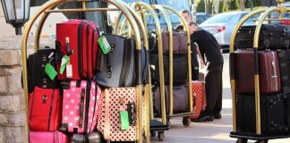 Sgominata la banda specializzata in furti di valigie nelle hall degli hotel di lusso di Milano