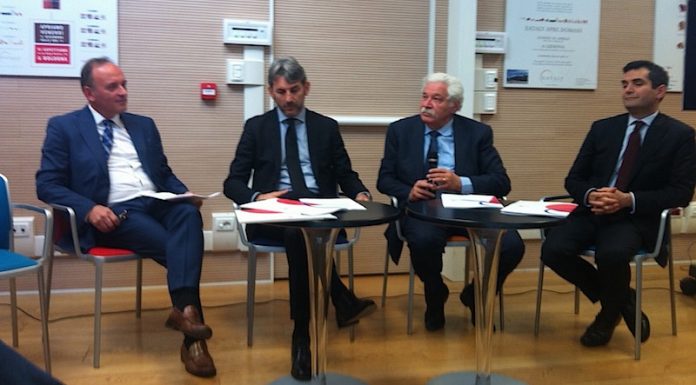 Da sinistra, Claudio Passuti, direttore generale Robintur, Stefano Dall'Ara, presidente Robintur, Mirco Dondi, vicepresidente di Coop Alleanza 3.0, Albino Russo, direttore generale Ancc-Coop.