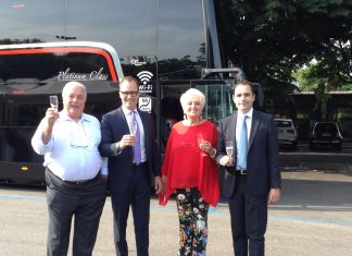 La famiglia Tropini, titolare del bus operator Chiesa Group, brinda ai nuovi Bus Platinum